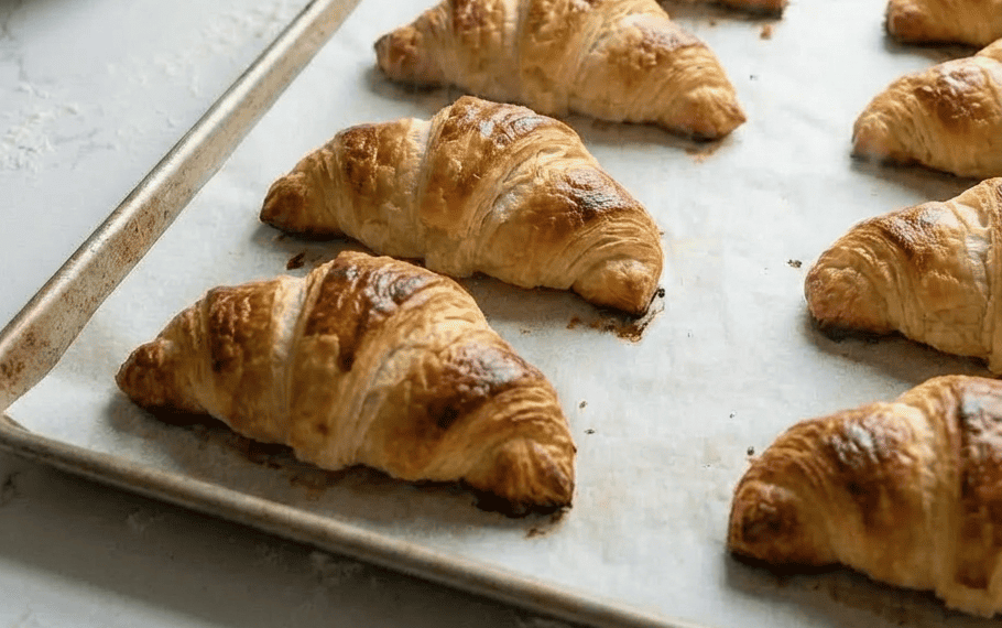 Cheesy Olive Puffs: The 3-Ingredient Party Appetizer Everyone Loves
