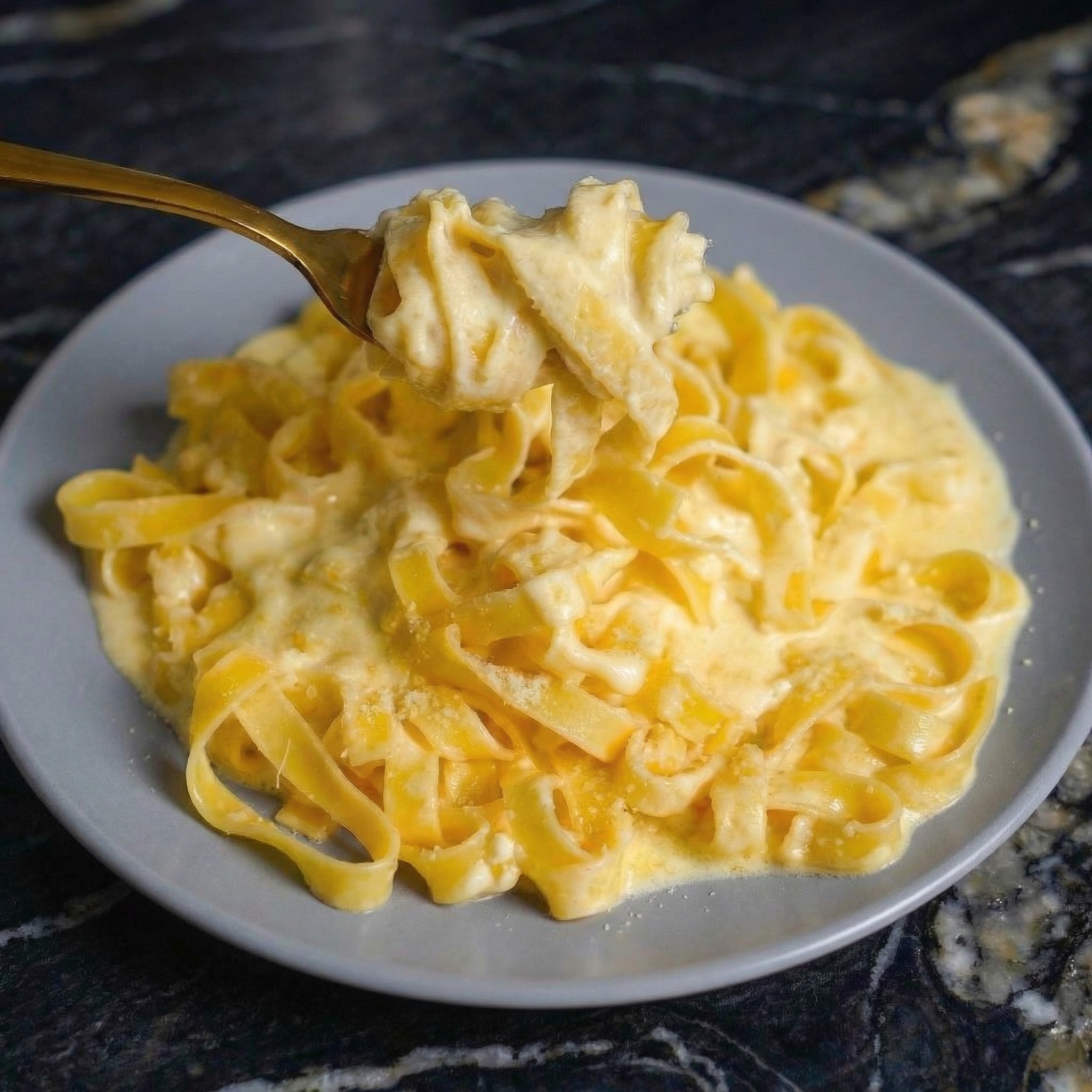 Authentic Fettuccine Alfredo (Roman Classic)